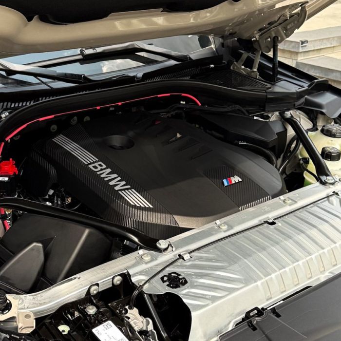 Nettoyage professionnel du compartiment moteur de votre véhicule