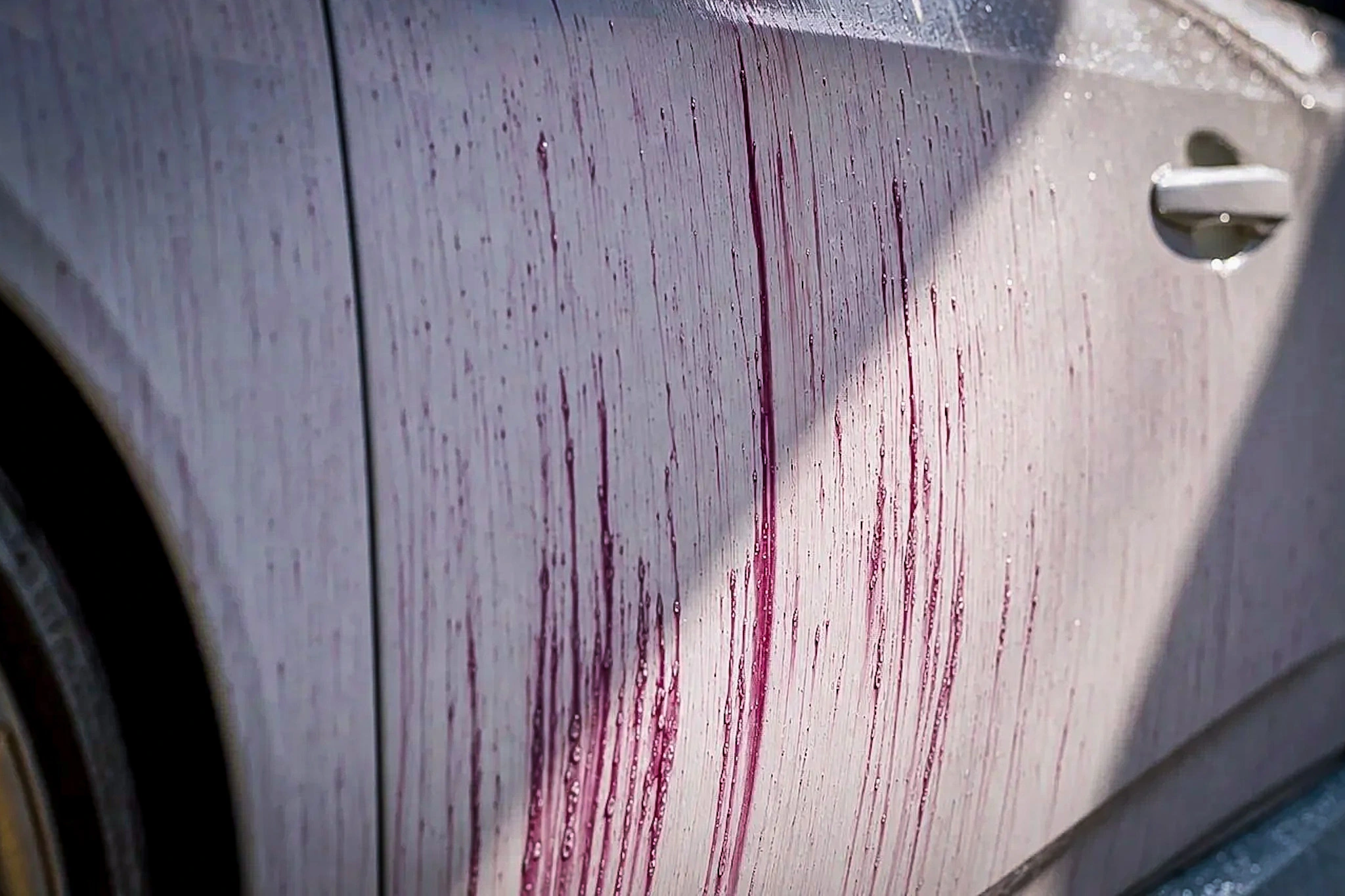 Décontamination du fer : le produit devient violet sur la peinture